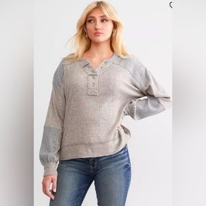⚜️ BKE grey Pieced Waffle Knit Henley Top sz S